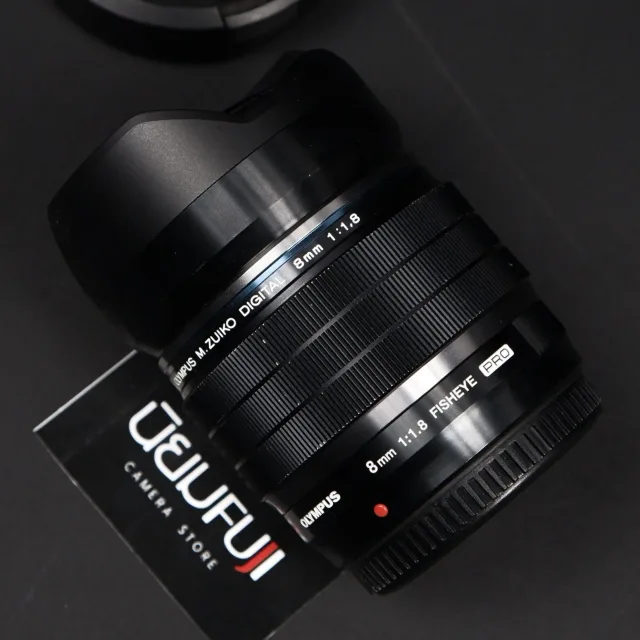 Zuiko 8mm F1.8 Pro